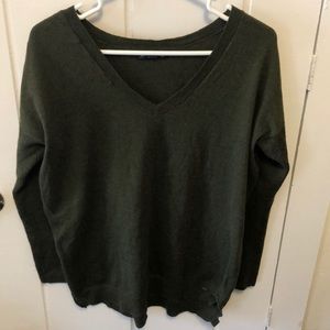SWEATER SALE! American Eagle, green army,sz med